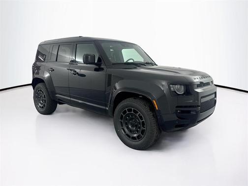 2026 Land Rover Defender P635 OCTA Black