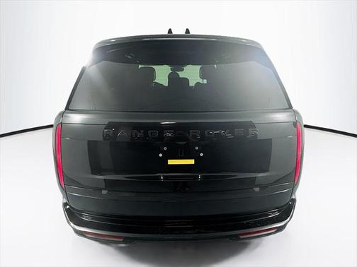 2025 Land Rover Range Rover P530 SE