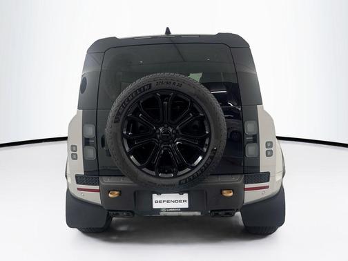 Borasco Grey Metallic 2026 Land Rover Defender P635 OCTA