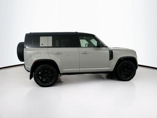 Borasco Grey Metallic 2026 Land Rover Defender P635 OCTA