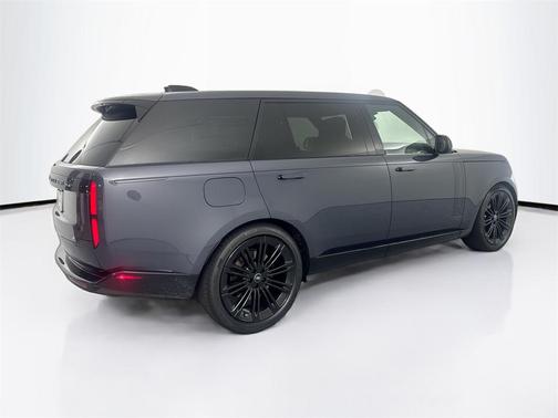 2025 Land Rover Range Rover P530 SE 7 Seat