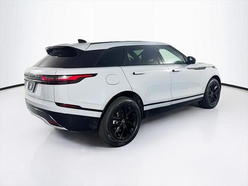 2026 Land Rover Range Rover Velar P250 SE R-Dynamic
