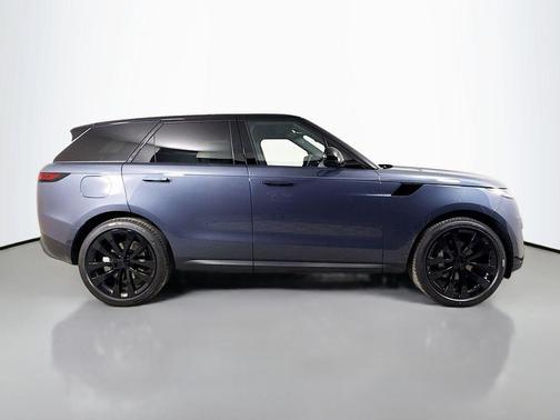Varesine Blue Metallic 2026 Land Rover Range Rover Sport SE