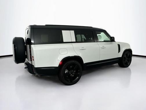 Fuji White 2026 Land Rover Defender P400 X-Dynamic SE
