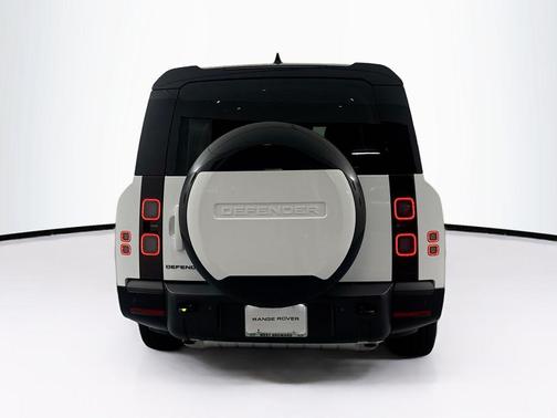 Fuji White 2026 Land Rover Defender P400 X-Dynamic SE
