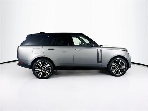 2025 Land Rover Range Rover P550e SE