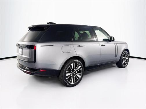 2025 Land Rover Range Rover P550e SE