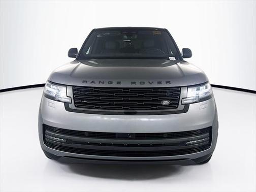 2025 Land Rover Range Rover P550e SE