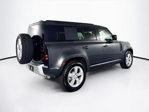 2025 Land Rover Defender 110 P400 S