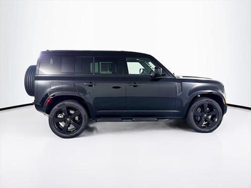 2025 Land Rover Defender 110 P400 X-Dynamic SE