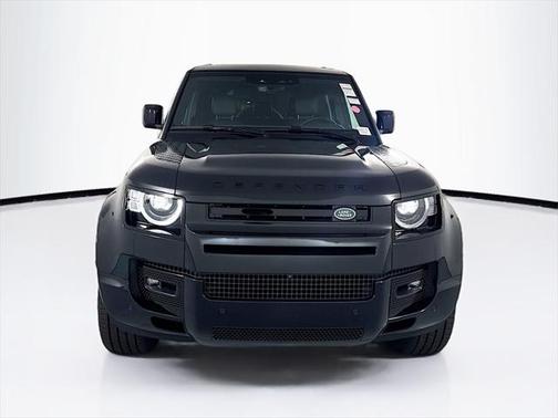 2025 Land Rover Defender 110 P400 X-Dynamic SE