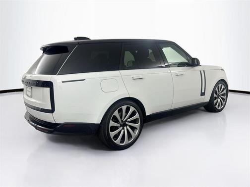 2026 Land Rover Range Rover P530 SE