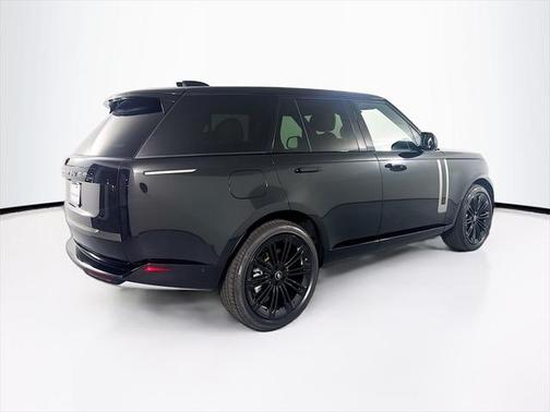 2025 Land Rover Range Rover P400 SE