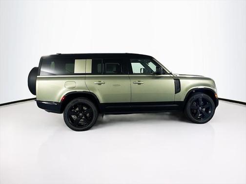 2025 Land Rover Defender 130 P400 X-Dynamic SE