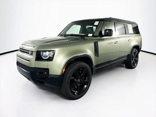 2025 Land Rover Defender 130 P400 X-Dynamic SE
