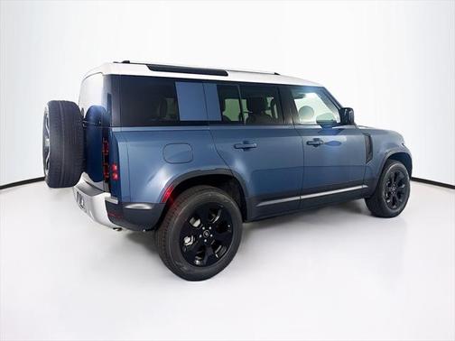 2025 Land Rover Defender 110 P300