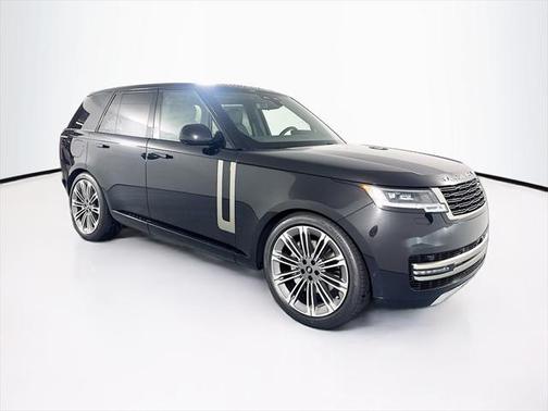 2025 Land Rover Range Rover P400 SE