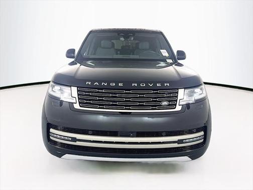 2025 Land Rover Range Rover P400 SE
