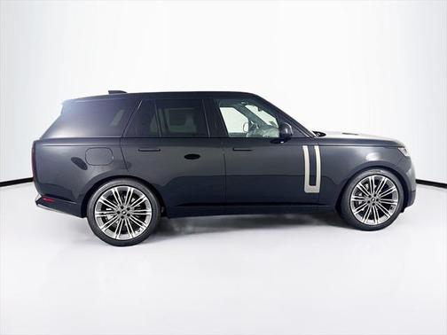 2025 Land Rover Range Rover P400 SE