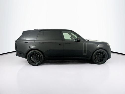Santorini Black Metallic 2026 Land Rover Range Rover P400 SE 7 Seat