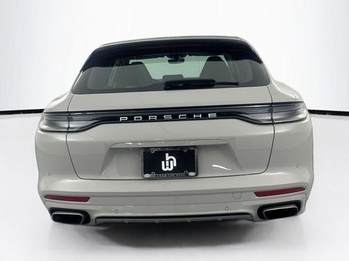 2023 Porsche Panamera 4