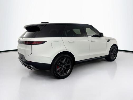 Fuji White 2024 Land Rover Range Rover Sport SE