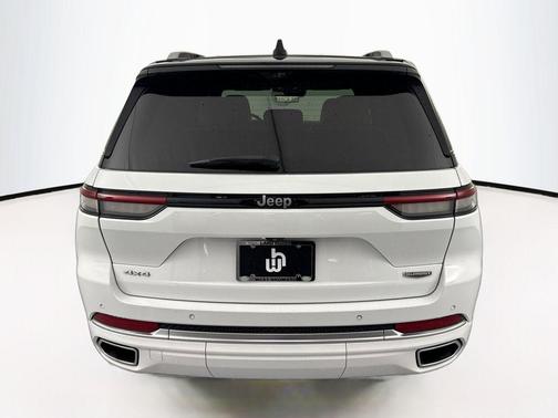 2023 Jeep Grand Cherokee Summit