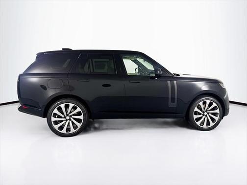 2025 Land Rover Range Rover P530 SE