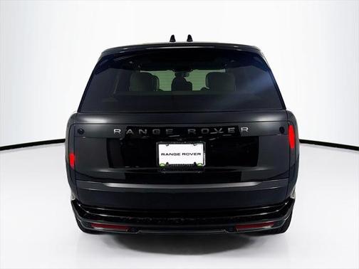 2025 Land Rover Range Rover P530 SE