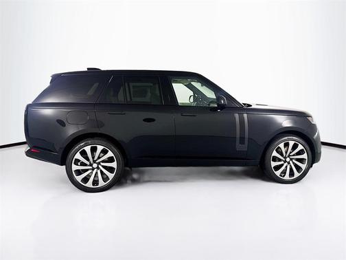 2025 Land Rover Range Rover P530 SE