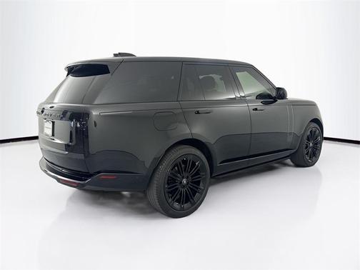 2025 Land Rover Range Rover P400 SE
