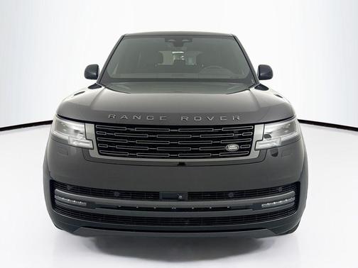 2025 Land Rover Range Rover P400 SE