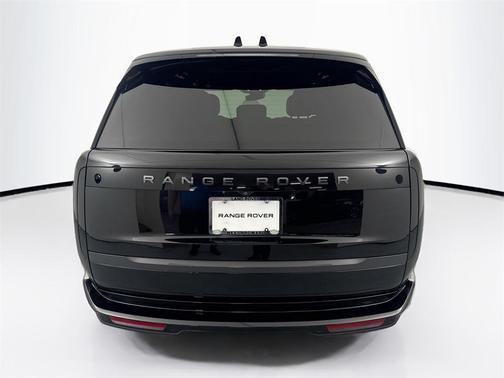 2025 Land Rover Range Rover P400 SE