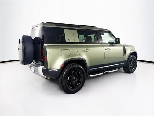 2023 Land Rover Defender 110 SE