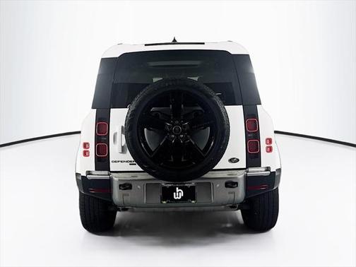 2023 Land Rover Defender 110 SE