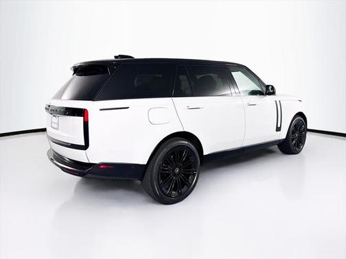 2025 Land Rover Range Rover P400 SE 7 Seat