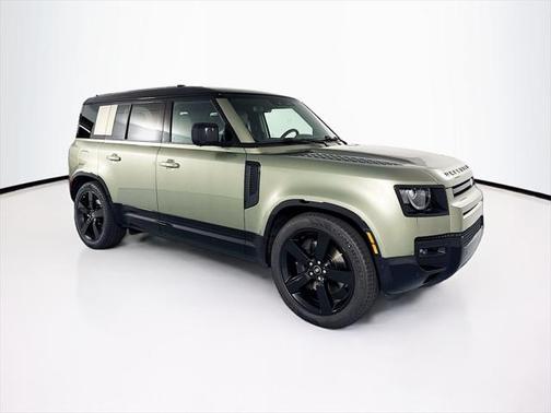 2025 Land Rover Defender 110 P400 X-Dynamic SE