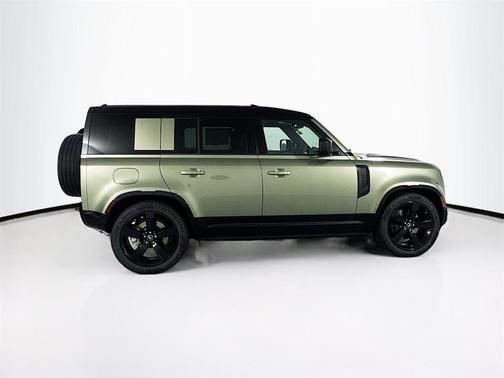 2025 Land Rover Defender 110 P400 X-Dynamic SE