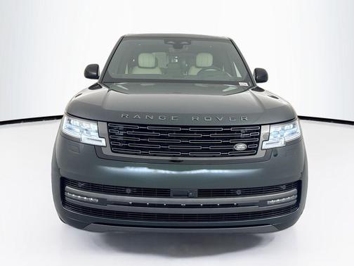 British Racing Green SV Bespoke Ultra Met Gloss 2026 Land Rover Range Rover P400 SE