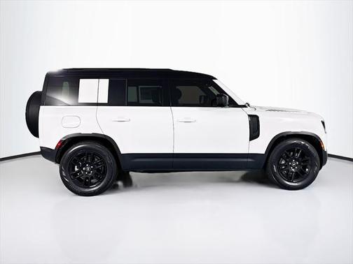 2025 Land Rover Defender 110 P400 S