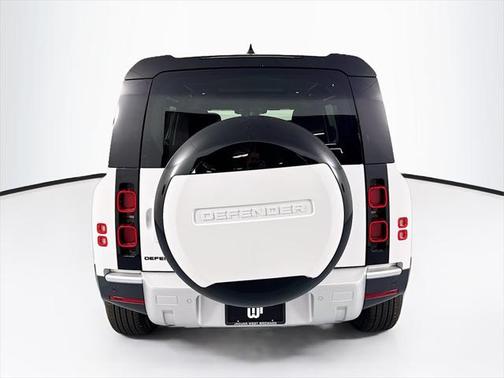 2025 Land Rover Defender 110 P400 S