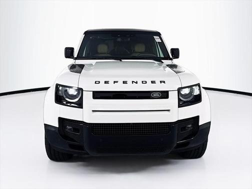 2025 Land Rover Defender 110 V8