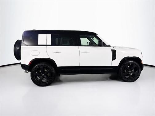 2025 Land Rover Defender 110 V8