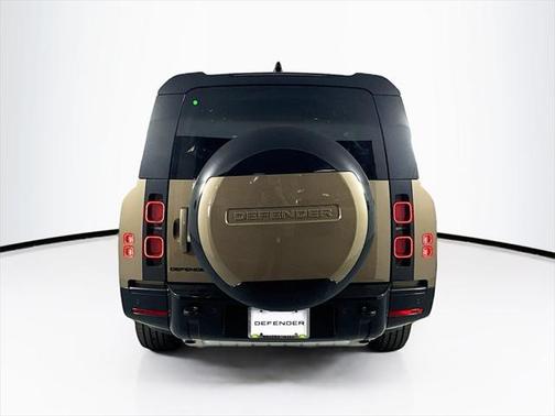 2025 Land Rover Defender 130 P400 X-Dynamic SE