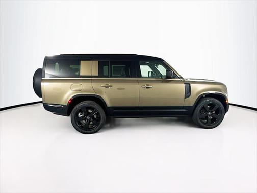 2025 Land Rover Defender 130 P400 X-Dynamic SE