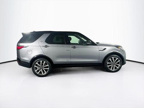 2025 Land Rover Discovery P360 Dynamic SE