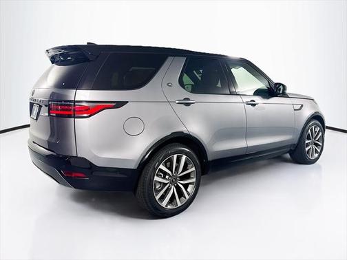2025 Land Rover Discovery P360 Dynamic SE