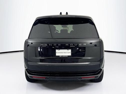 Santorini Black Metallic 2026 Land Rover Range Rover P530 SE 7 Seat