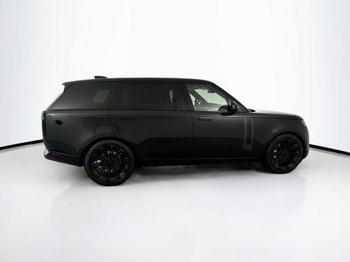 Santorini Black Metallic 2026 Land Rover Range Rover P530 SE 7 Seat