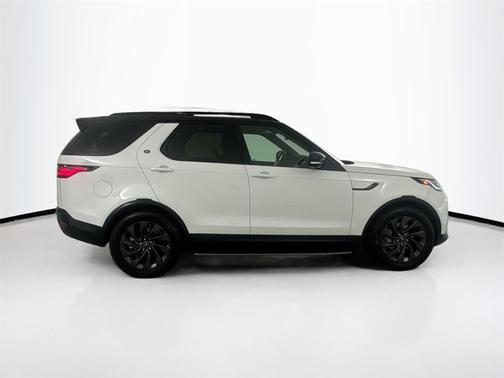 2023 Land Rover Discovery P300 S R-Dynamic